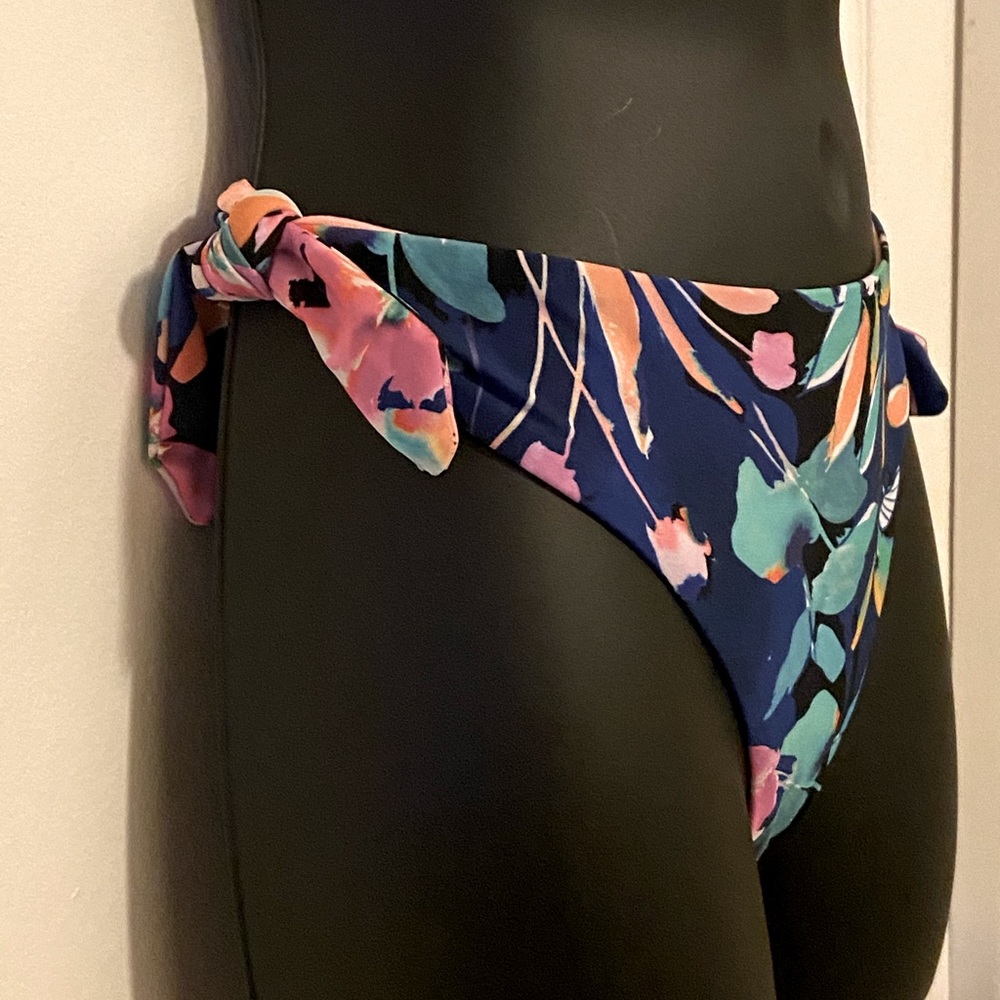 NWT💙 Gathered Booty Heat Swim Bikini Bottoms - Picture 4 of 14